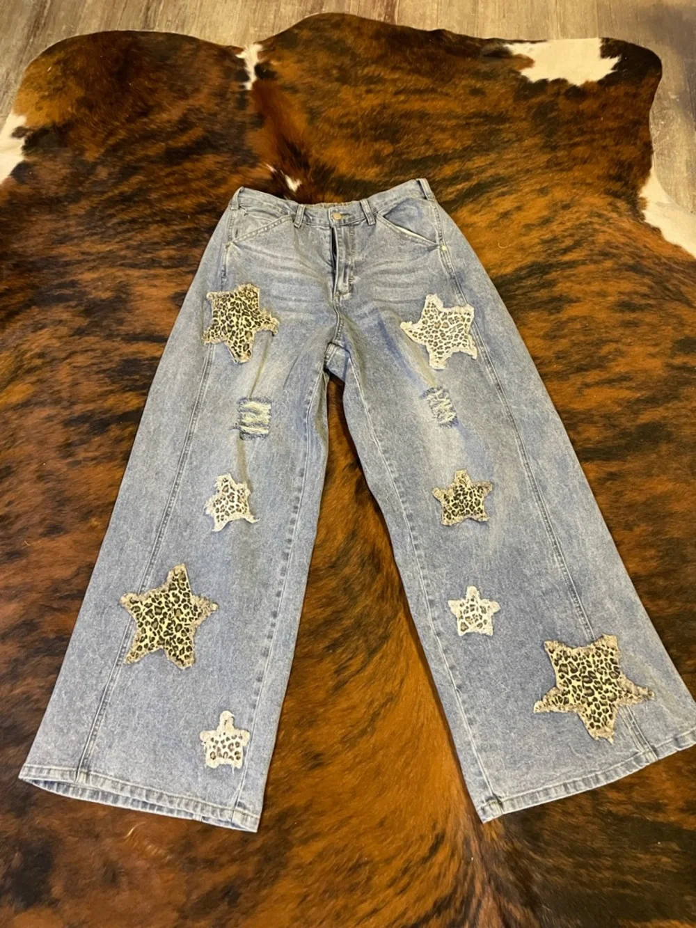 Blue Velvet Relaxed Fit Denim Jeans, Leopard Star Patches, Light Denim, Large - Picture 5 of 7